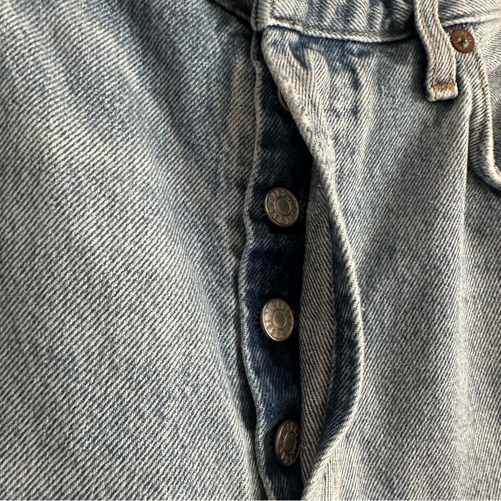 Agolde • Riley Crop Light Wash Frayed Hem Jeans - Picture 4 of 8